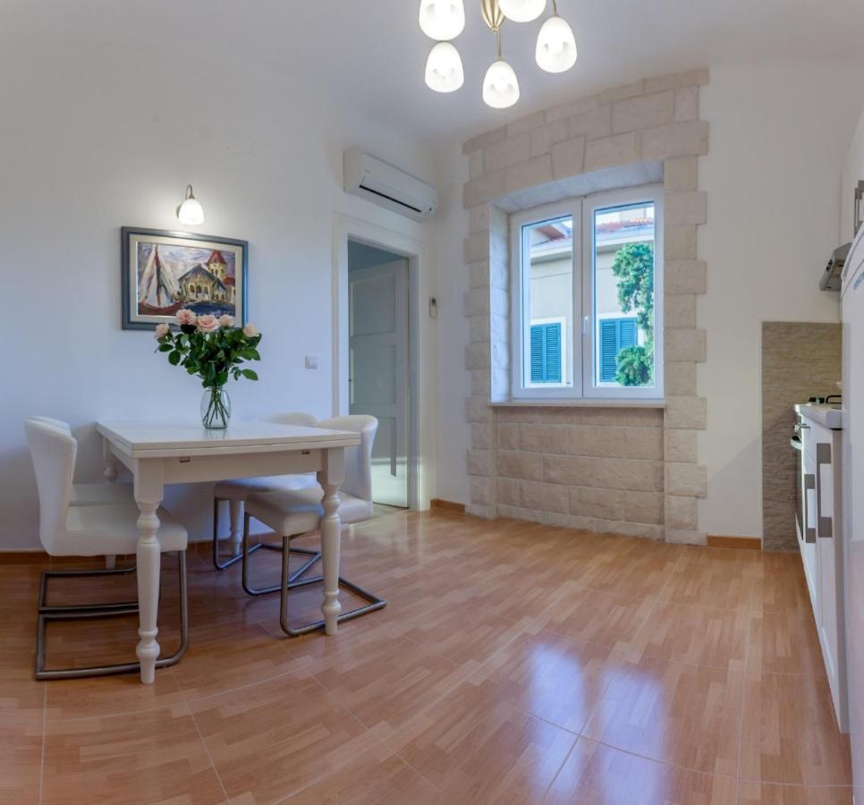 Classy Apartment In The Center Of Split Exterior foto